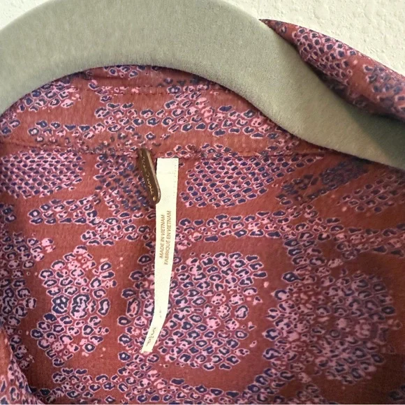 Free People Dani Blouse Size Small Purple Brown Floral Button Up Loose Sheer - Picture 4 of 7